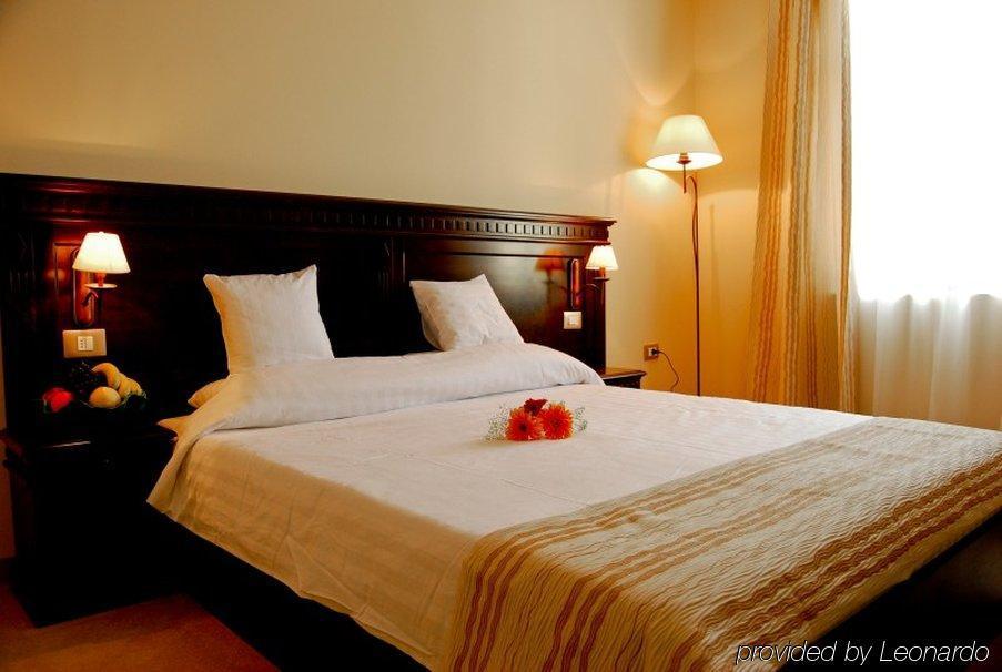 Royal Class Hotel Клуж-Напока Номер фото